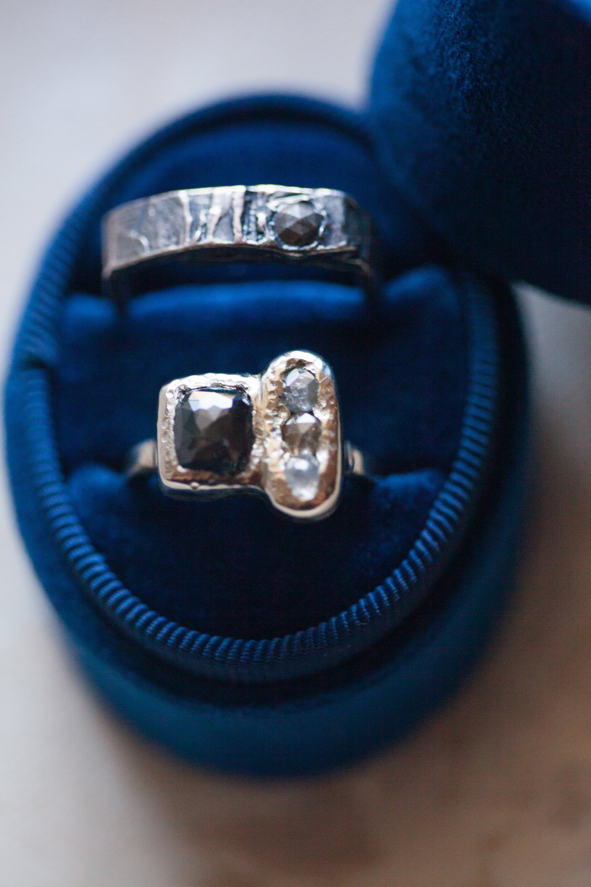 What is an Alternative Engagement Ring? How do I pick a non traditional or colored diamond?