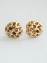 Load image into Gallery viewer, Coral &amp; Ruby Stud earrings
