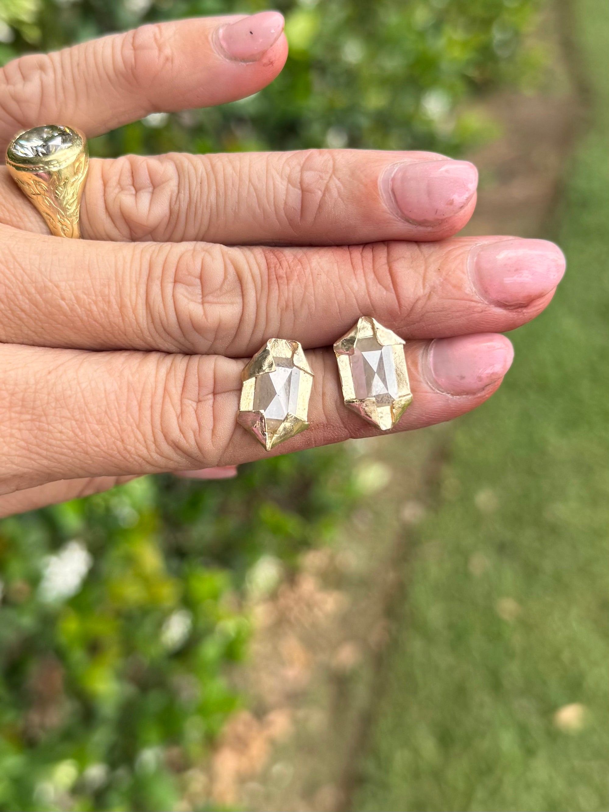 Opaque Sparkling Diamond Stud Earrings