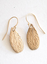 Load image into Gallery viewer, Delicate Leaf Dangling Earrings
