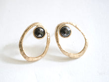 Load image into Gallery viewer, Black Diamond Oval Seashell Earrings
