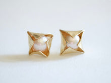 Load image into Gallery viewer, Geometric Pearl Stud Earrings
