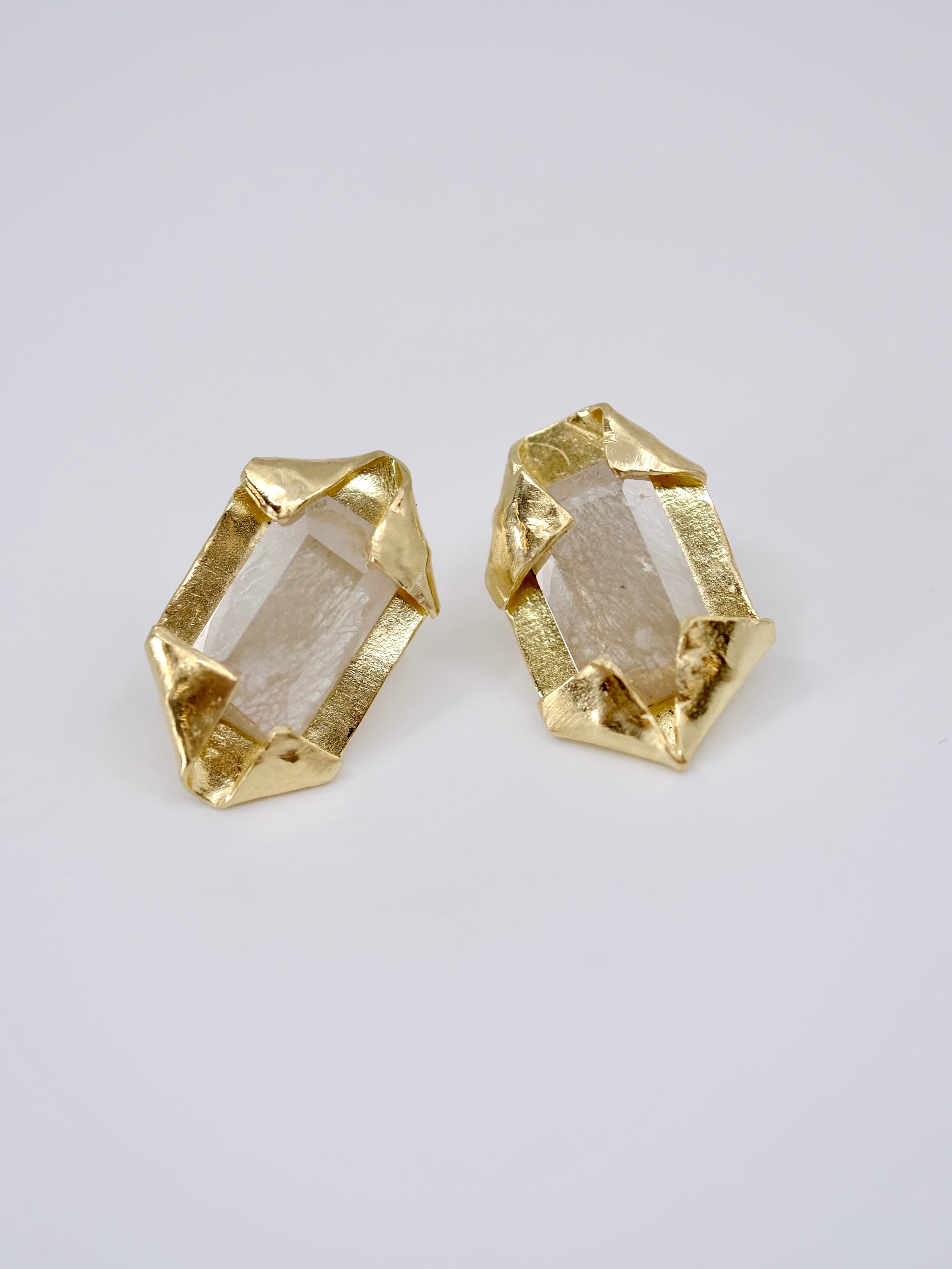 Opaque Sparkling Diamond Stud Earrings
