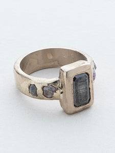 Grey Diamond Geometric Ring with 5 Diamonds