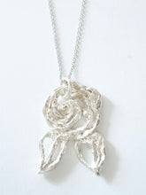 Load image into Gallery viewer, Flower and Leaves Necklace
