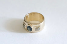 Load image into Gallery viewer, Blue-Green Sapphire and Grey Rosecut Diamond Gold Ring
