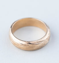 Load image into Gallery viewer, Soft Bark Wedding Band
