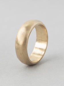 Classic Men's Wedding Band in Gold
