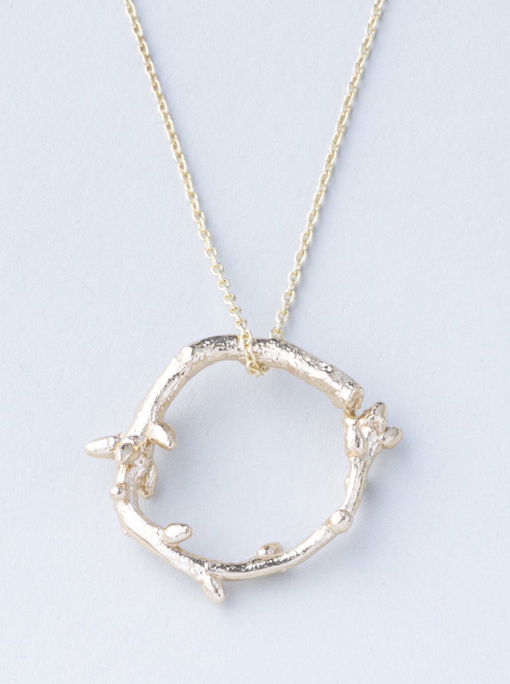 Medium Twig Circle Pendant