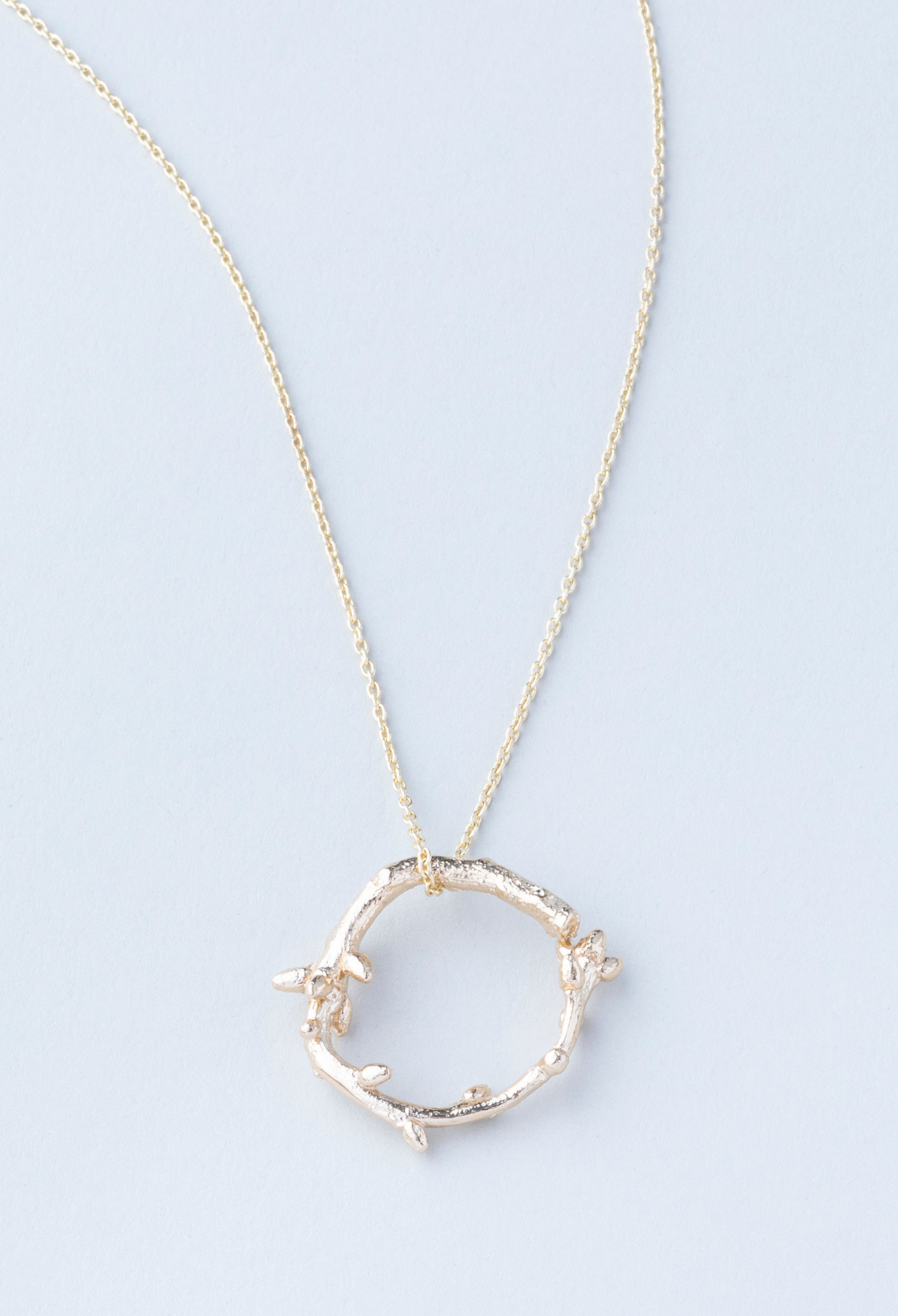 Medium Twig Circle Pendant