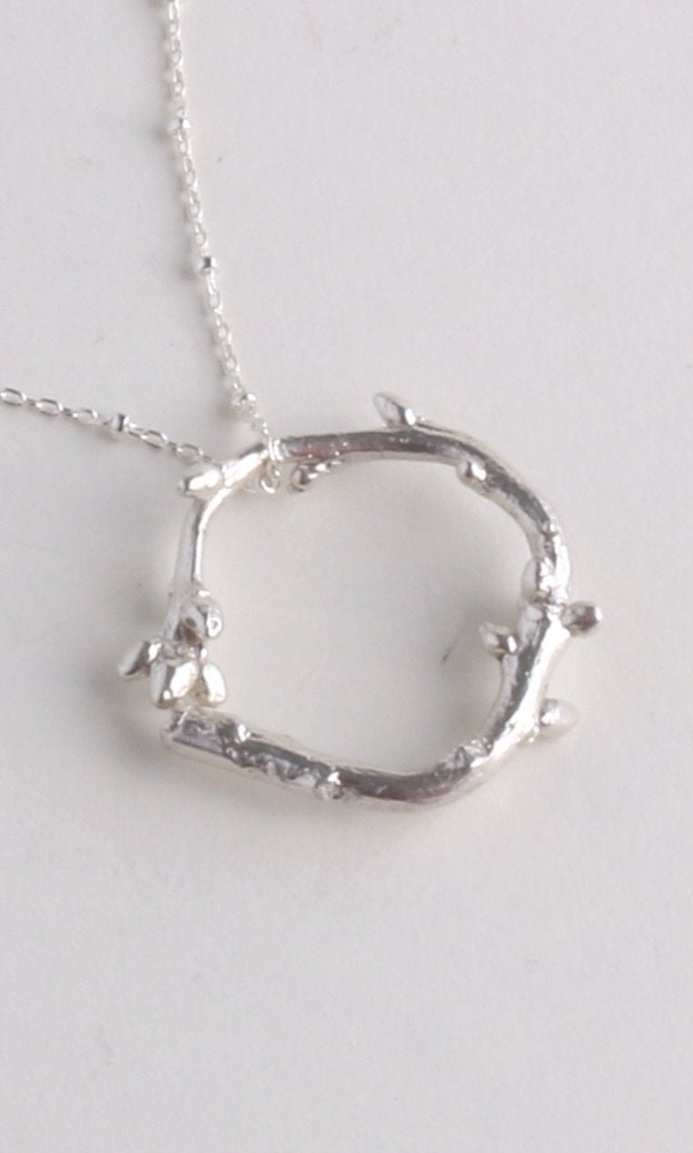 Medium Twig Circle Pendant