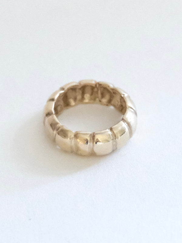 Classic Continuous Ring Band in Gold